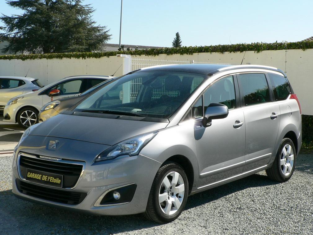 PEUGEOT 5008